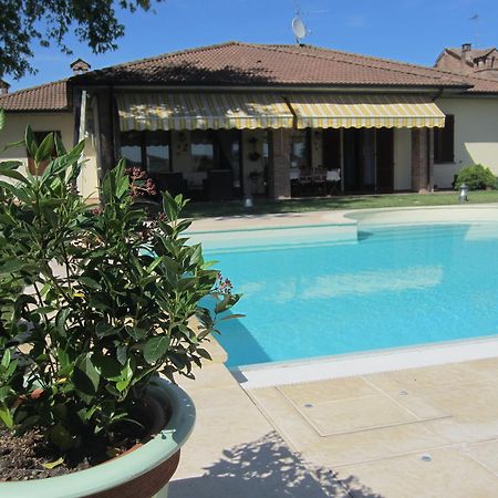 Marinella B&B Cornale Екстер'єр фото