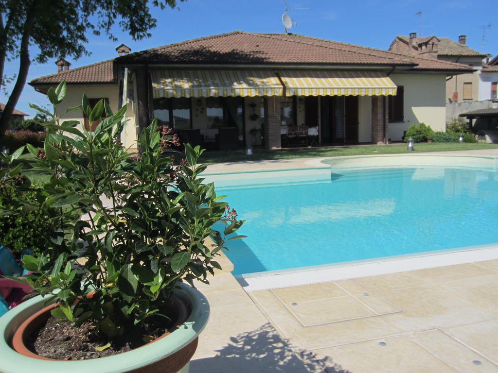 Marinella B&B Cornale Екстер'єр фото