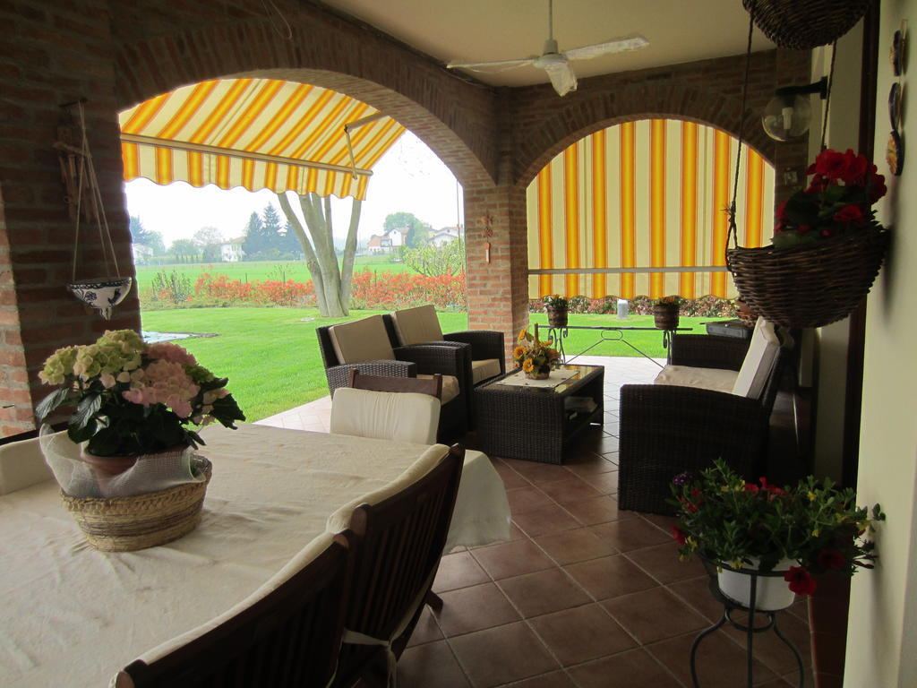 Marinella B&B Cornale Екстер'єр фото