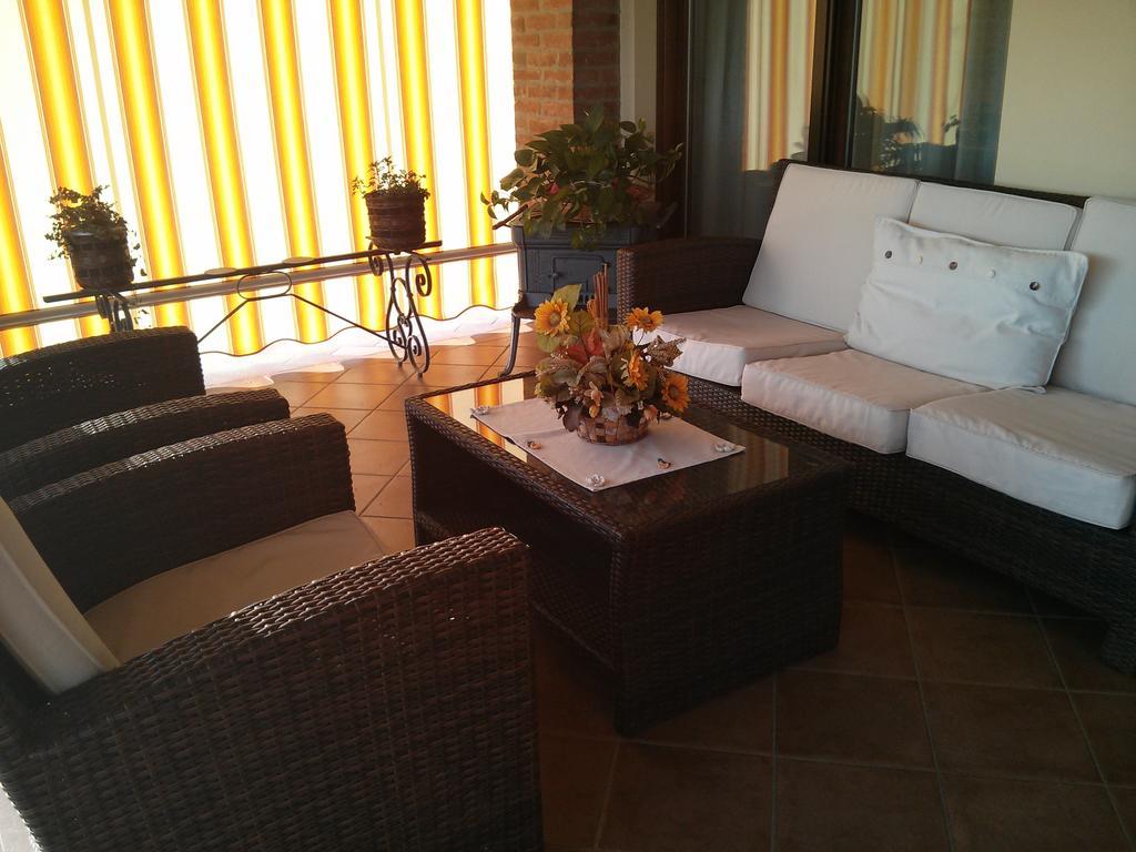 Marinella B&B Cornale Екстер'єр фото