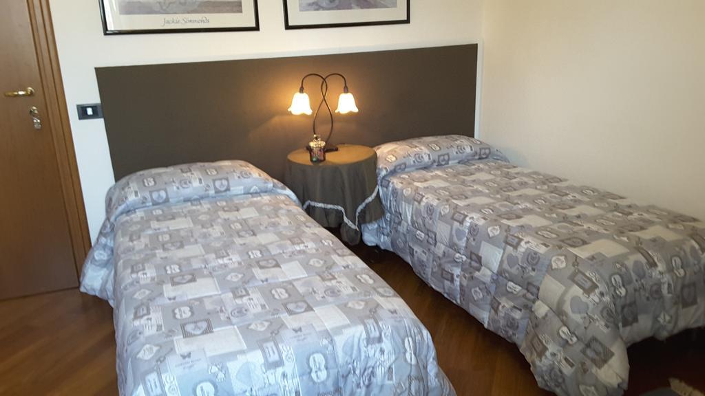 Marinella B&B Cornale Екстер'єр фото