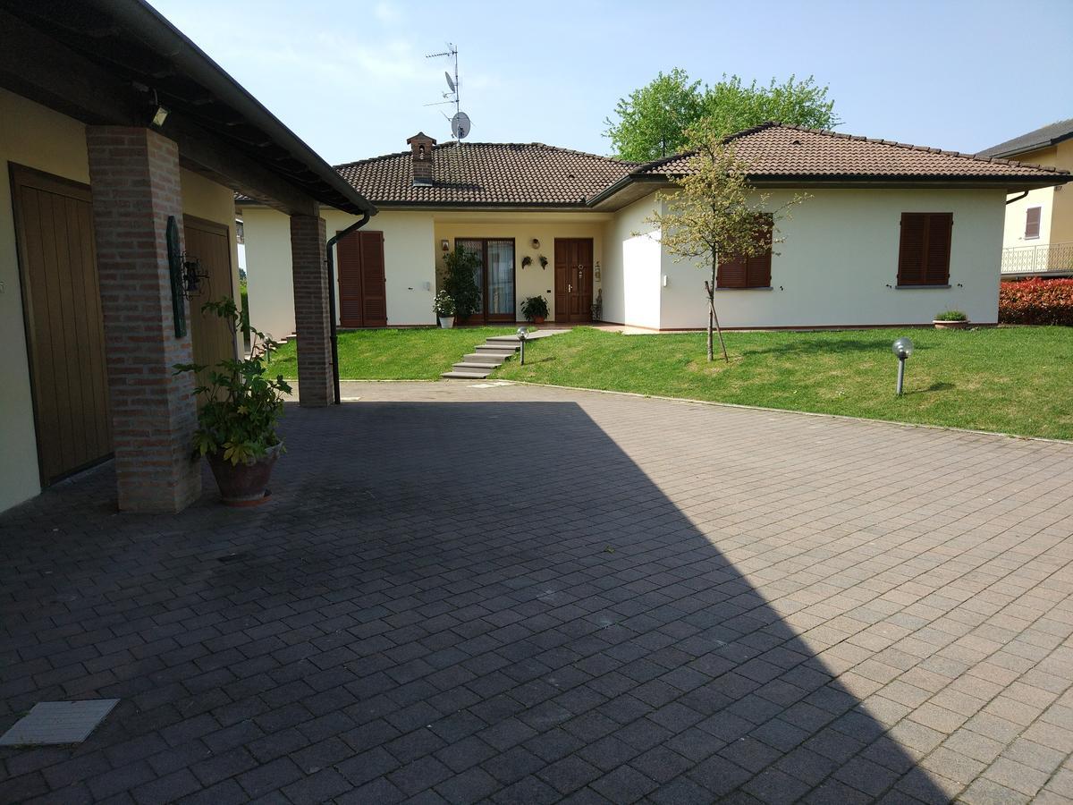 Marinella B&B Cornale Екстер'єр фото
