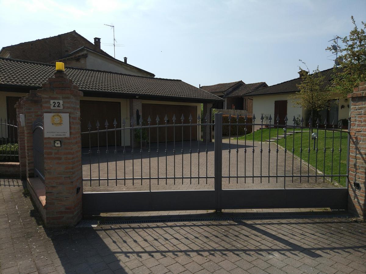 Marinella B&B Cornale Екстер'єр фото